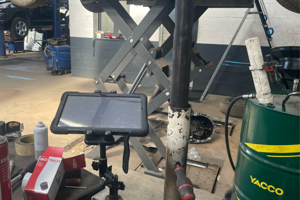 Tablette logiciel de gestion après vente automobile carform
