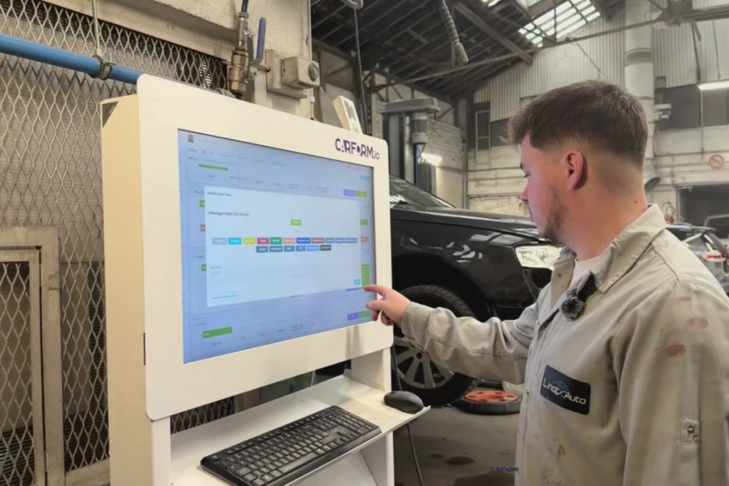 Borne tactile logiciel de gestion après-vente automobile